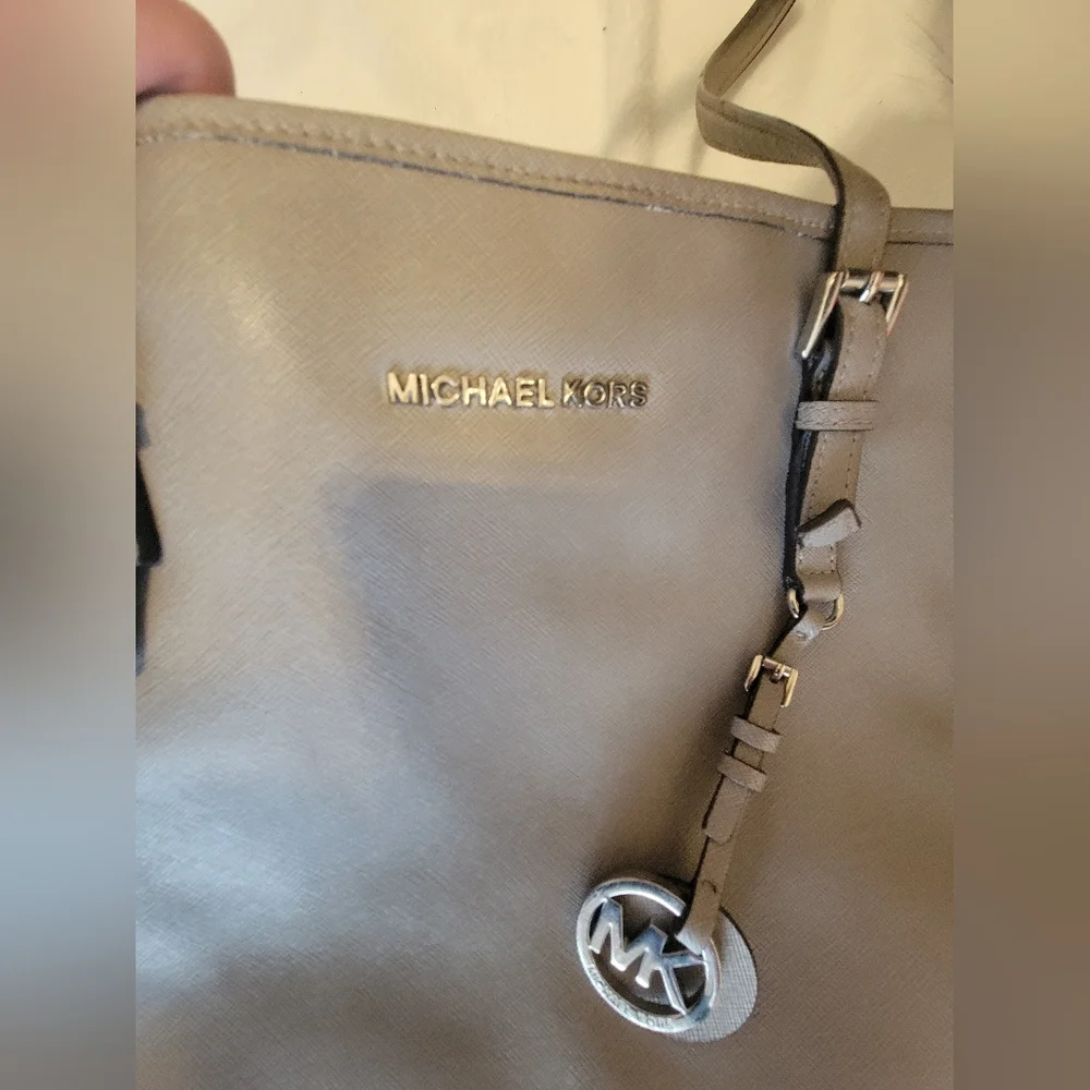 Michael Kors Jet Set Travel Tote Shoulder Bag Taupe Saffiano Leather Work Bag - Picture 10 of 11
